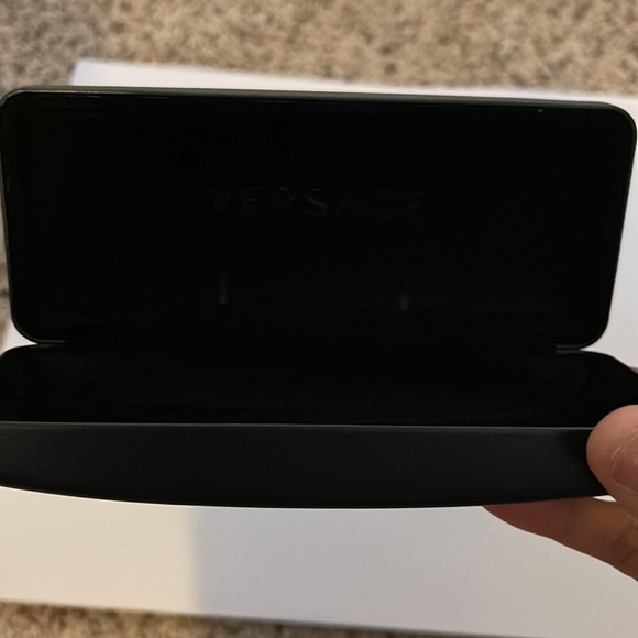Versace glasses case - Picture 2 of 2